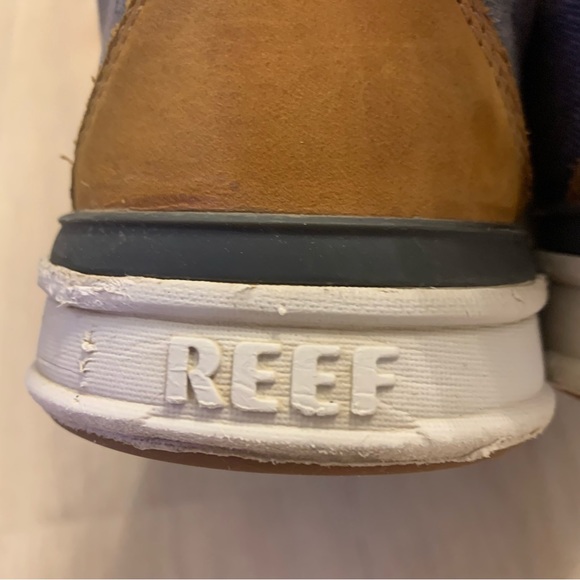 Reef Rover Low Gray Canvas Shoes - Picture 5 of 10